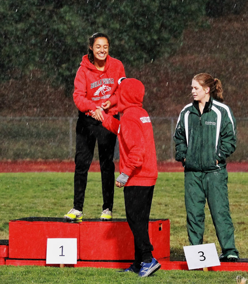 Sadye Peschke Wins SJs DII-III 300 Hurdles