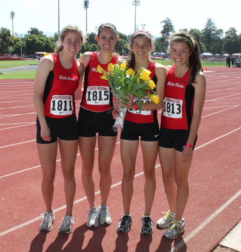 2013 Girls 4 x 800 Relay Team